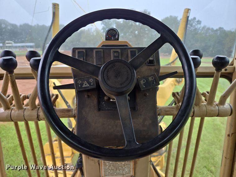 image for item DT5342 1998 Caterpillar 12H motor grader