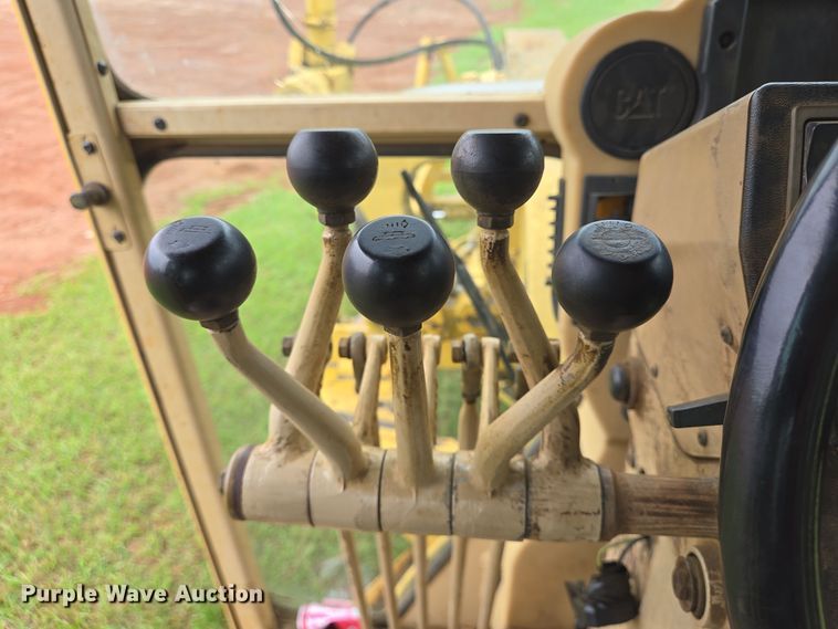 image for item DT5342 1998 Caterpillar 12H motor grader