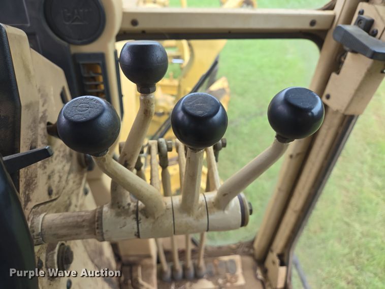 image for item DT5342 1998 Caterpillar 12H motor grader