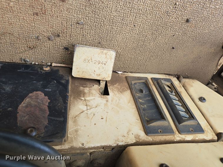 image for item DT5342 1998 Caterpillar 12H motor grader