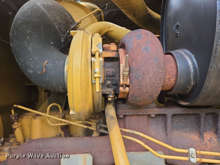 image for item DT5342 1998 Caterpillar 12H motor grader