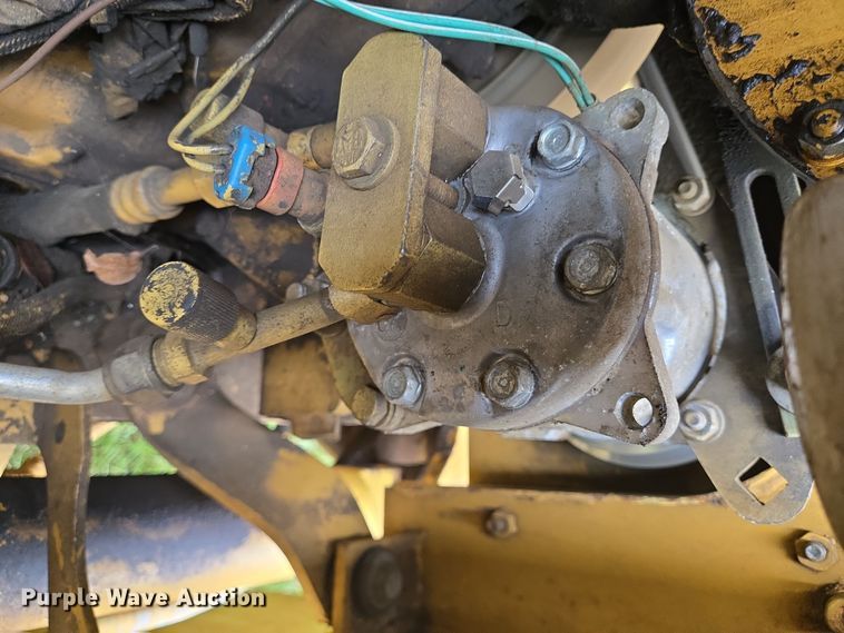 image for item DT5342 1998 Caterpillar 12H motor grader