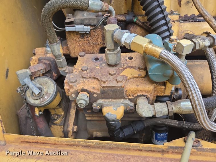 image for item DT5342 1998 Caterpillar 12H motor grader