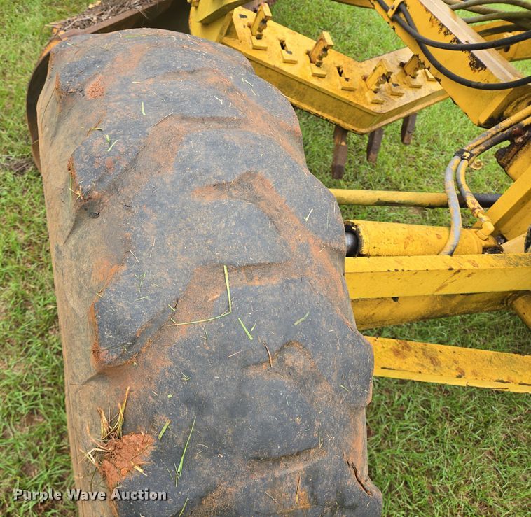 image for item DT5342 1998 Caterpillar 12H motor grader