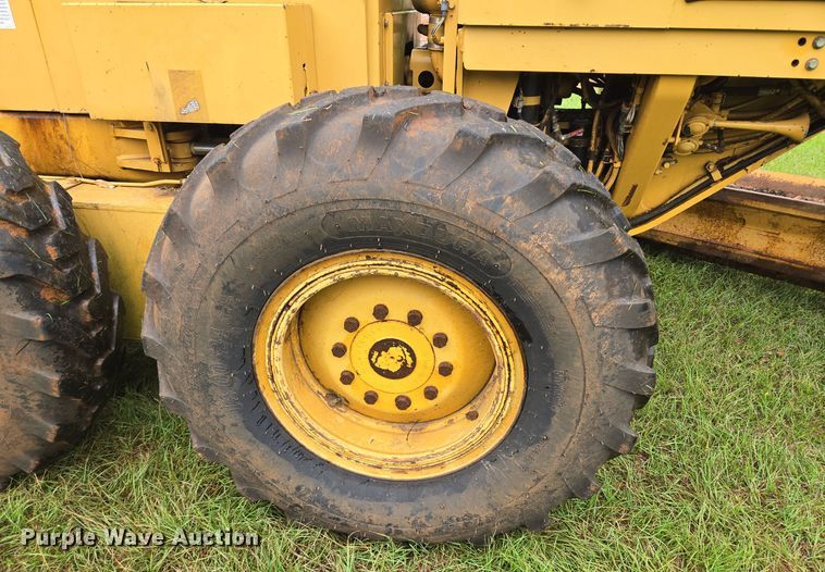 image for item DT5342 1998 Caterpillar 12H motor grader