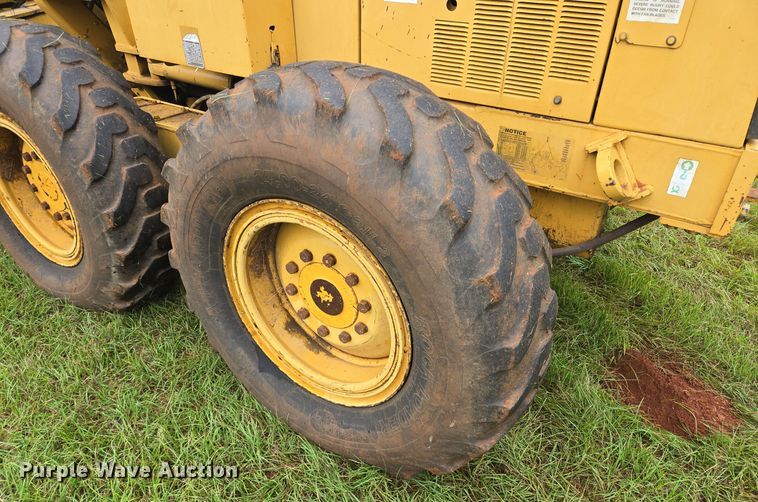 image for item DT5342 1998 Caterpillar 12H motor grader