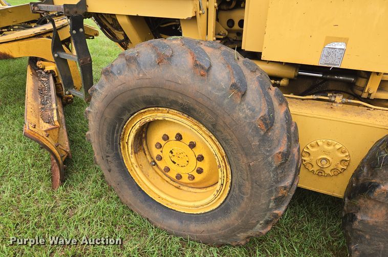 image for item DT5342 1998 Caterpillar 12H motor grader