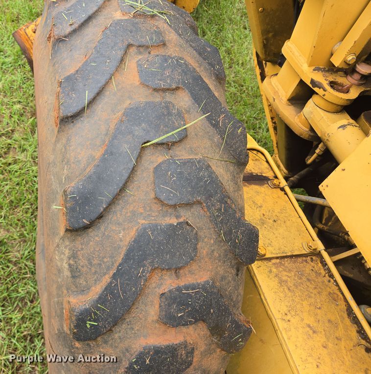 image for item DT5342 1998 Caterpillar 12H motor grader