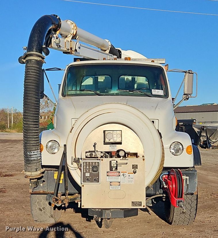 image for item DT7557 2003 Sterling sewer jetter truck