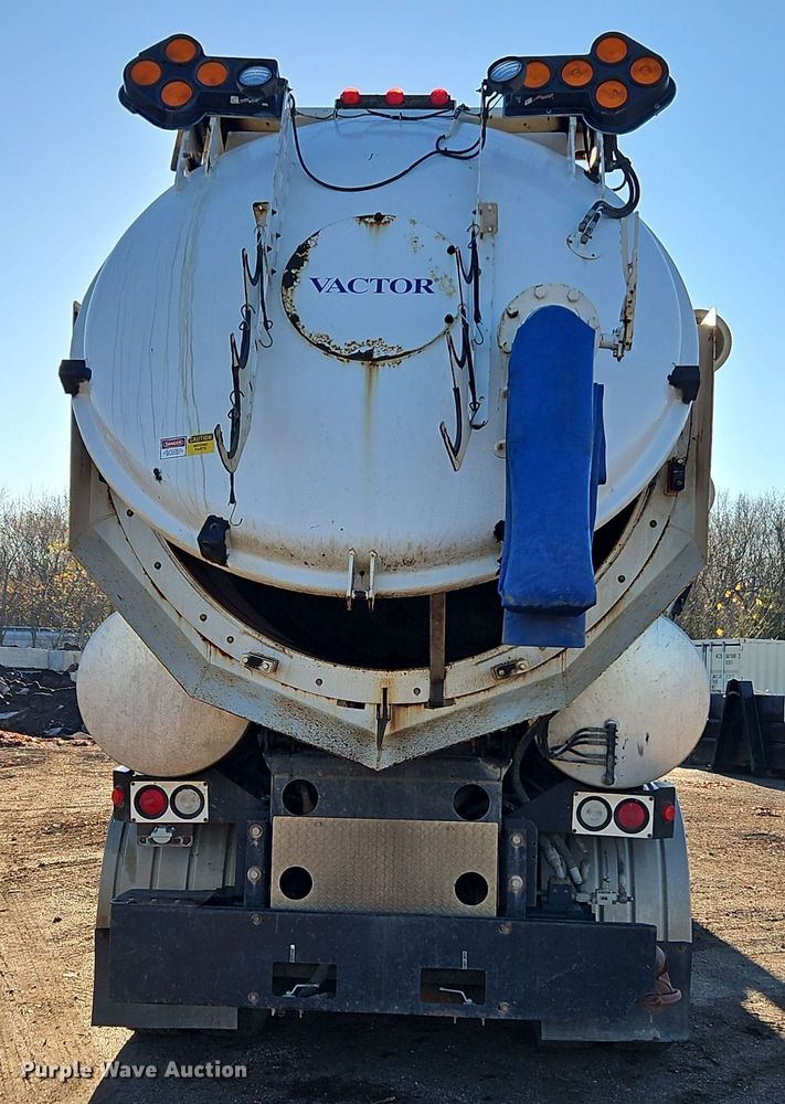 image for item DT7557 2003 Sterling sewer jetter truck