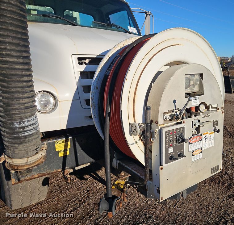 image for item DT7557 2003 Sterling sewer jetter truck