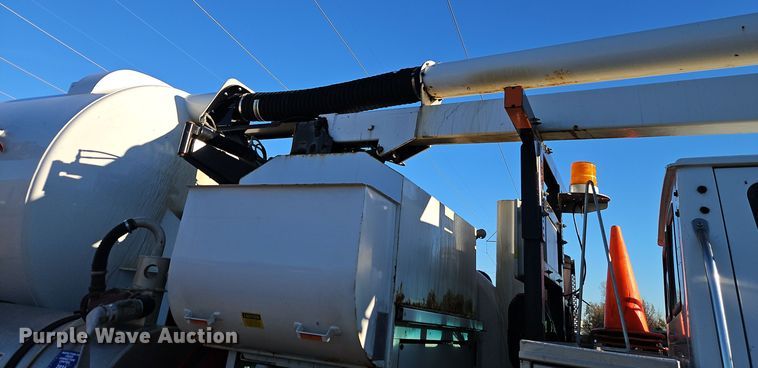 image for item DT7557 2003 Sterling sewer jetter truck