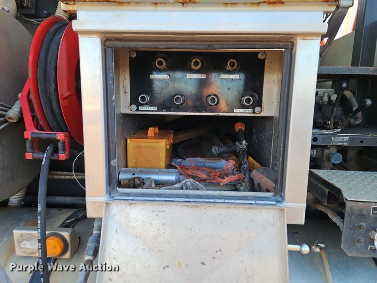 image for item DT7557 2003 Sterling sewer jetter truck