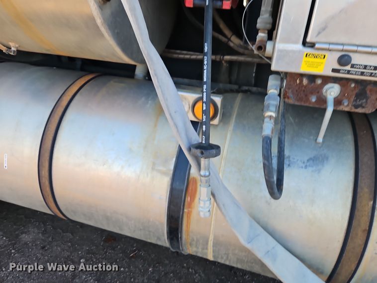 image for item DT7557 2003 Sterling sewer jetter truck