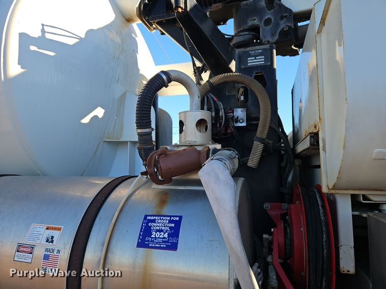 image for item DT7557 2003 Sterling sewer jetter truck