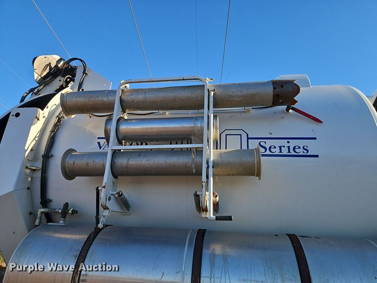 image for item DT7557 2003 Sterling sewer jetter truck