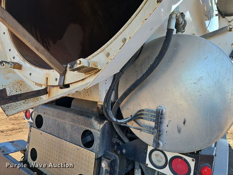 image for item DT7557 2003 Sterling sewer jetter truck