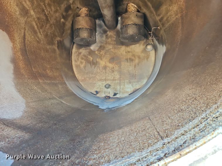 image for item DT7557 2003 Sterling sewer jetter truck