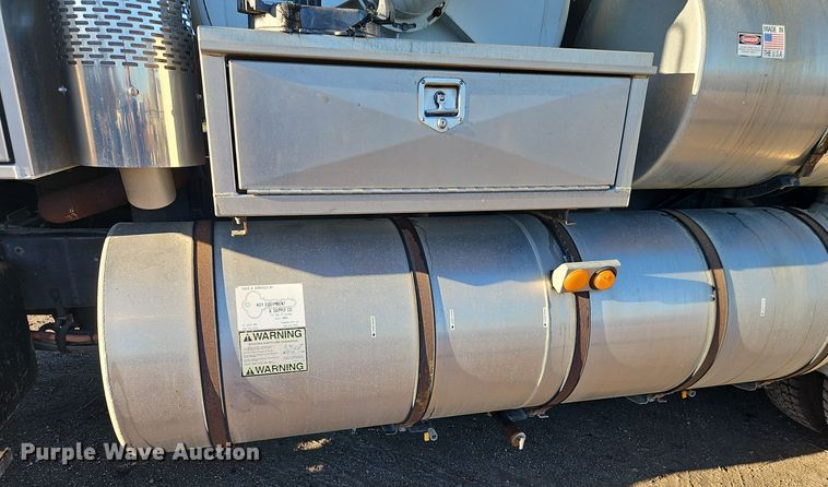 image for item DT7557 2003 Sterling sewer jetter truck