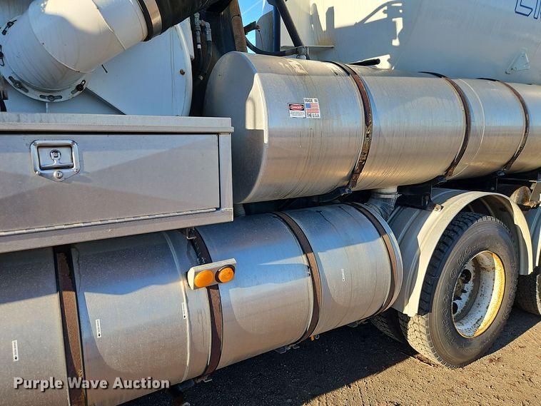 image for item DT7557 2003 Sterling sewer jetter truck