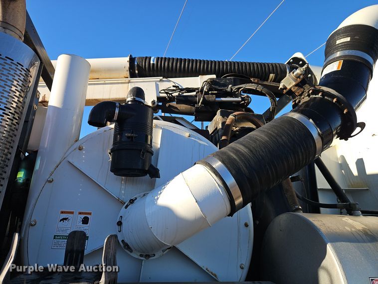 image for item DT7557 2003 Sterling sewer jetter truck