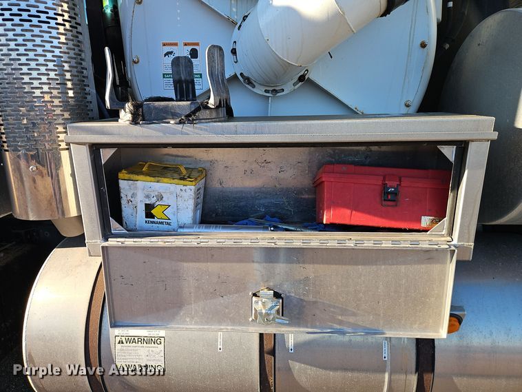 image for item DT7557 2003 Sterling sewer jetter truck