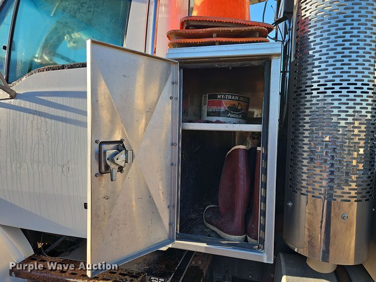 image for item DT7557 2003 Sterling sewer jetter truck