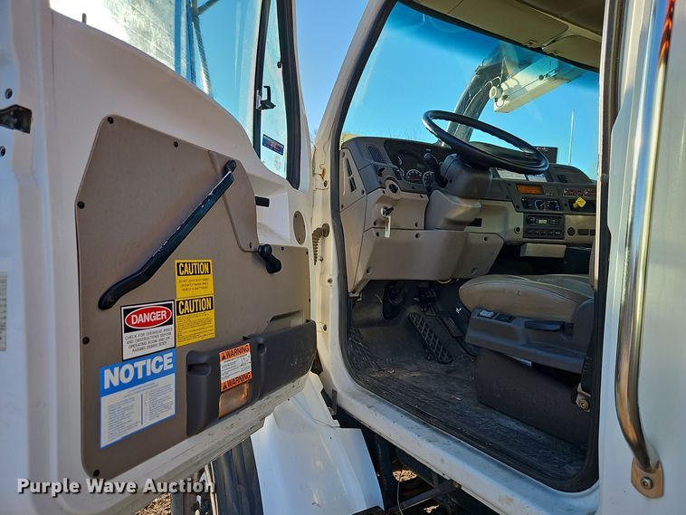 image for item DT7557 2003 Sterling sewer jetter truck