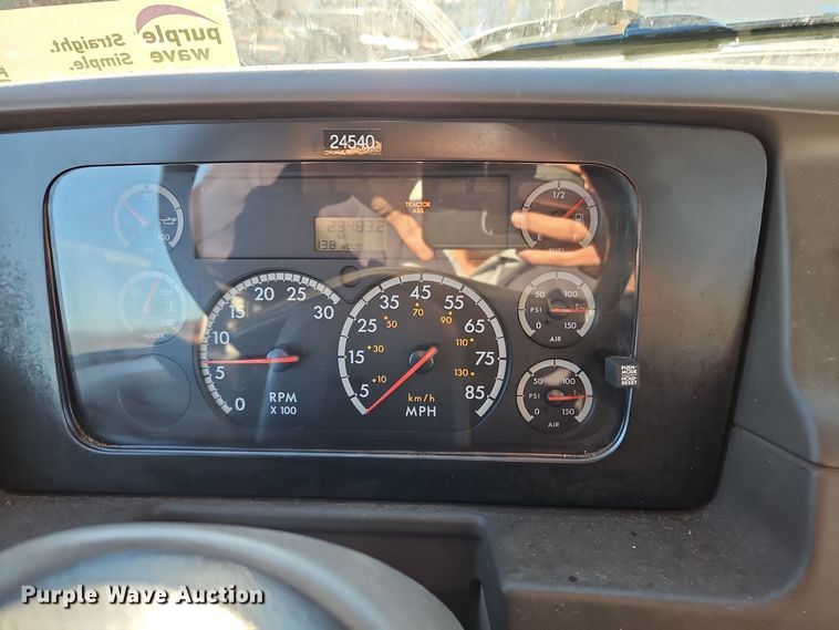 image for item DT7557 2003 Sterling sewer jetter truck