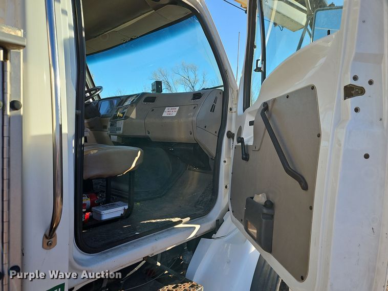 image for item DT7557 2003 Sterling sewer jetter truck