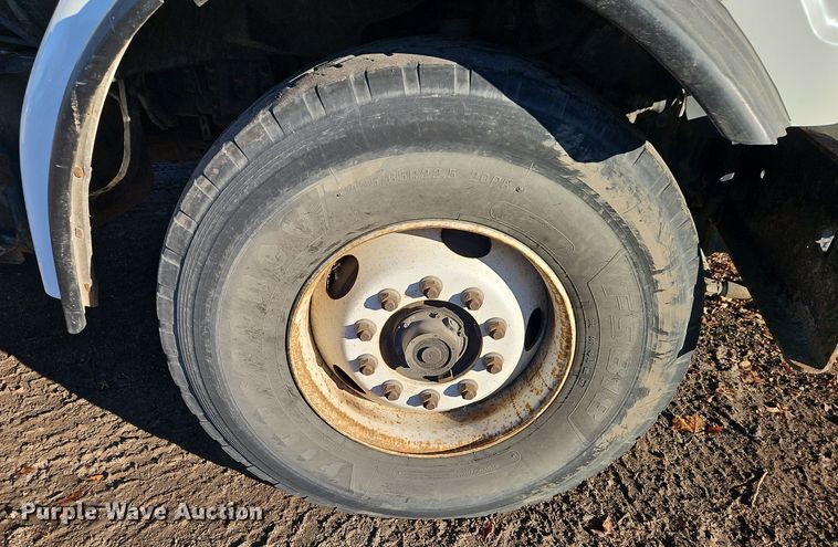 image for item DT7557 2003 Sterling sewer jetter truck