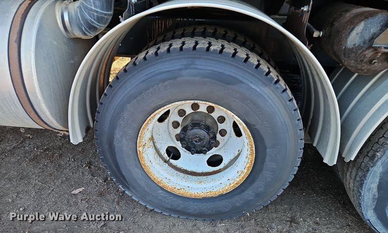 image for item DT7557 2003 Sterling sewer jetter truck