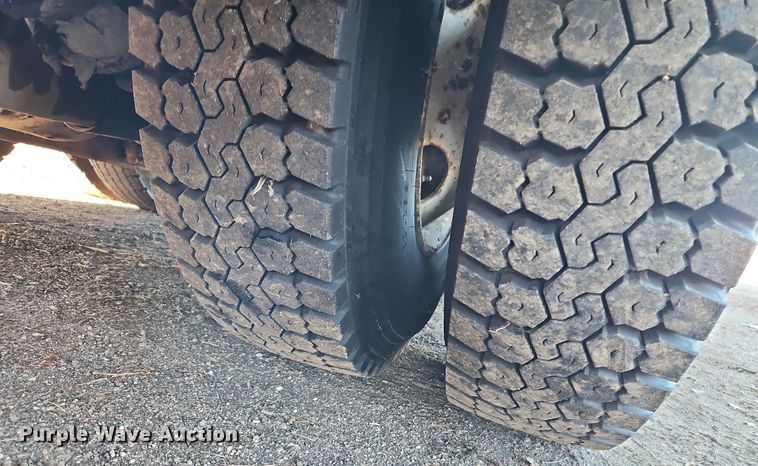 image for item DT7557 2003 Sterling sewer jetter truck