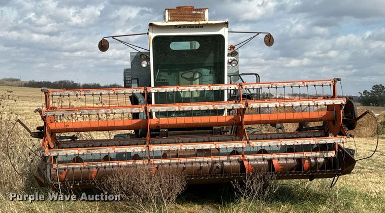 image for item DU9515 Allis-Chalmers Gleaner combine