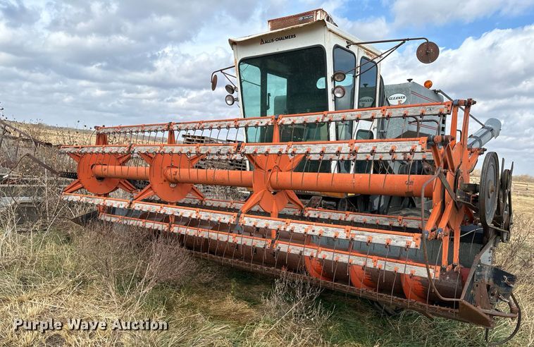 image for item DU9515 Allis-Chalmers Gleaner combine