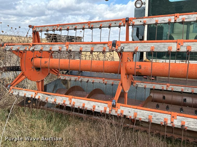 image for item DU9515 Allis-Chalmers Gleaner combine