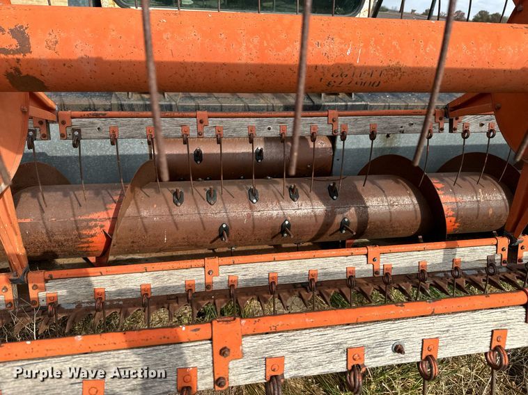 image for item DU9515 Allis-Chalmers Gleaner combine