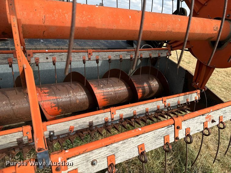 image for item DU9515 Allis-Chalmers Gleaner combine