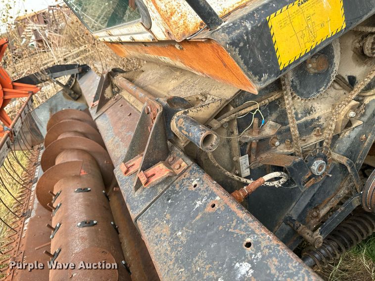 image for item DU9515 Allis-Chalmers Gleaner combine