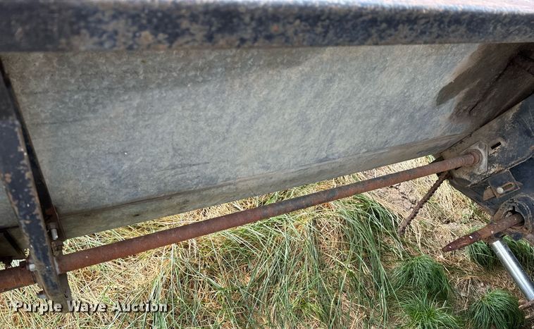 image for item DU9515 Allis-Chalmers Gleaner combine