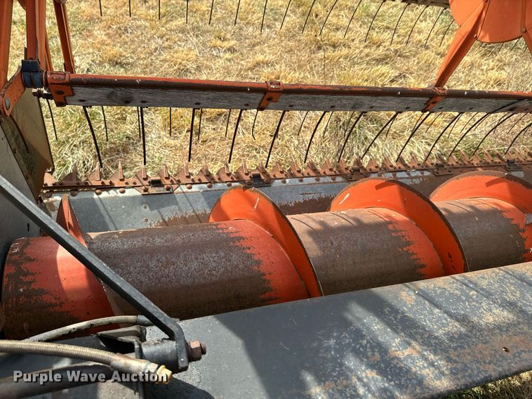 image for item DU9515 Allis-Chalmers Gleaner combine