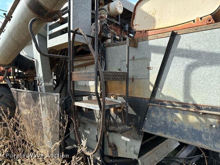 image for item DU9515 Allis-Chalmers Gleaner combine