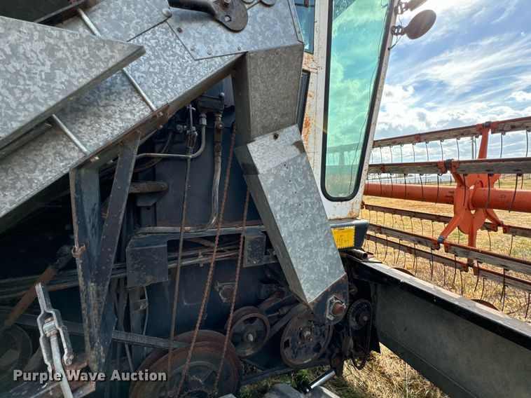 image for item DU9515 Allis-Chalmers Gleaner combine