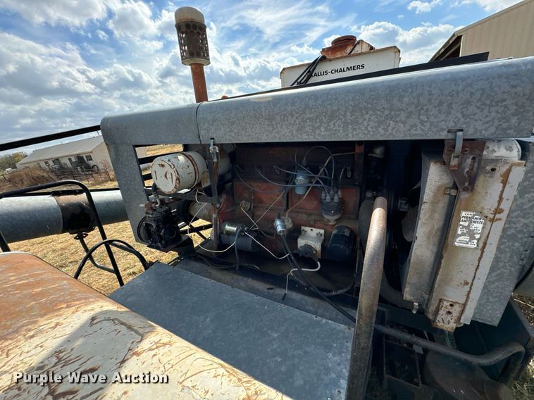image for item DU9515 Allis-Chalmers Gleaner combine