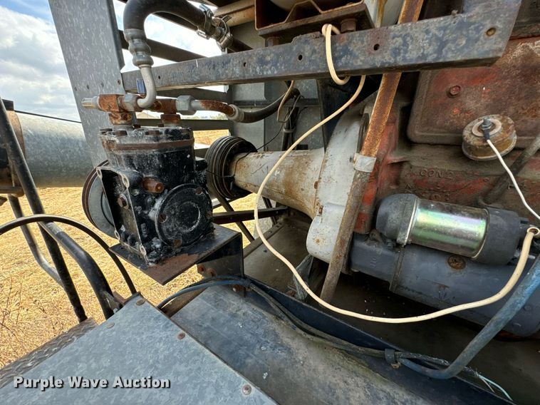 image for item DU9515 Allis-Chalmers Gleaner combine