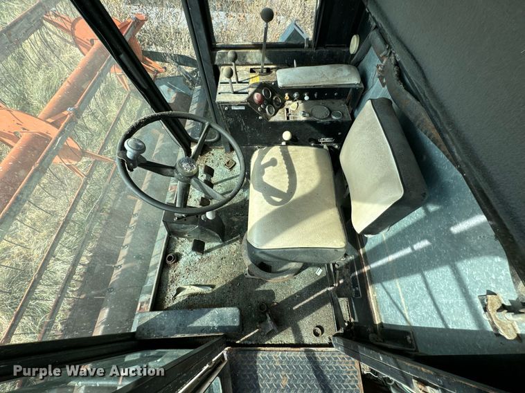 image for item DU9515 Allis-Chalmers Gleaner combine