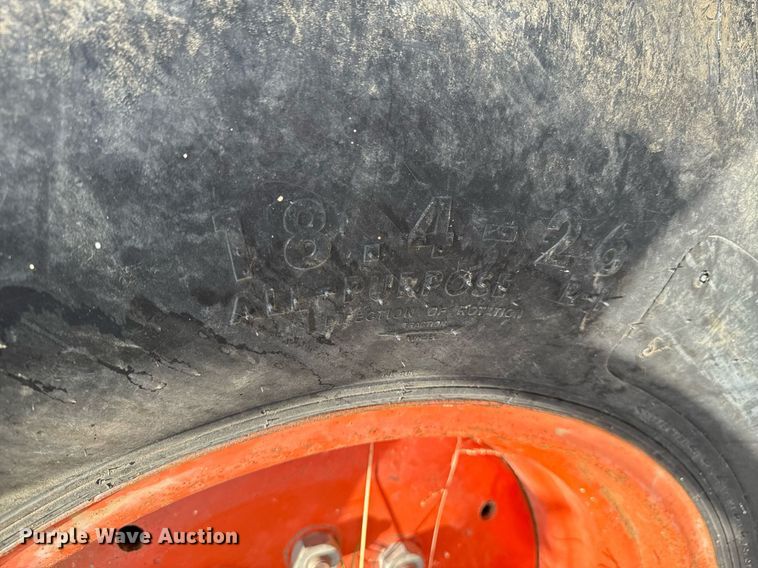 image for item DU9515 Allis-Chalmers Gleaner combine