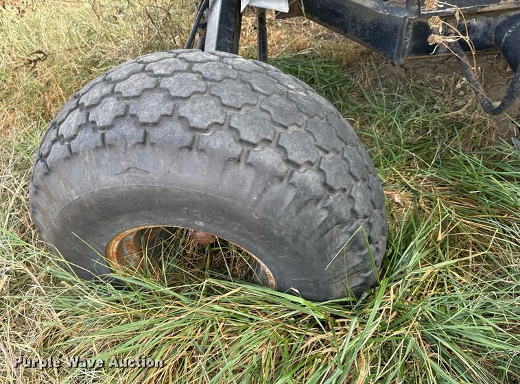 image for item DU9515 Allis-Chalmers Gleaner combine