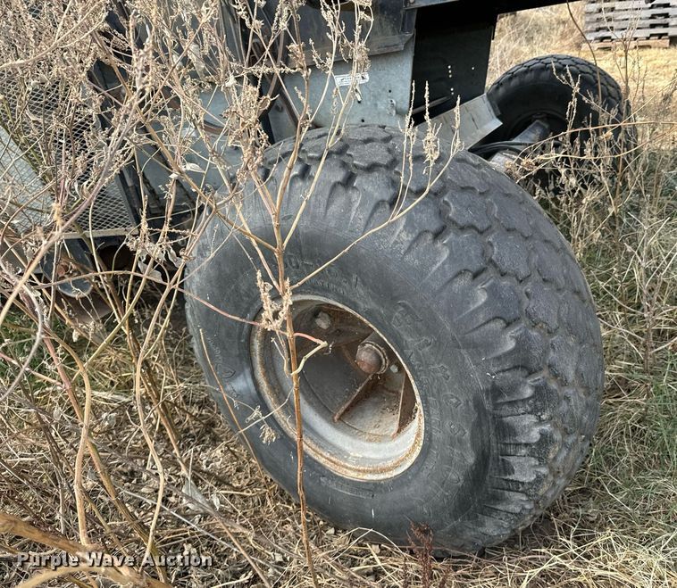 image for item DU9515 Allis-Chalmers Gleaner combine