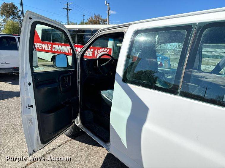 image for item DU9590 1999 Chevrolet Express 3500 van